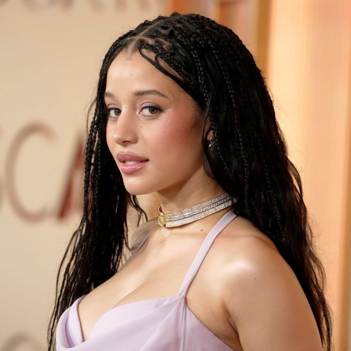 Chase Infiniti’s Oscars Eyeshadow Choice Is a Masterclass in How to Make Hazel Eyes Pop