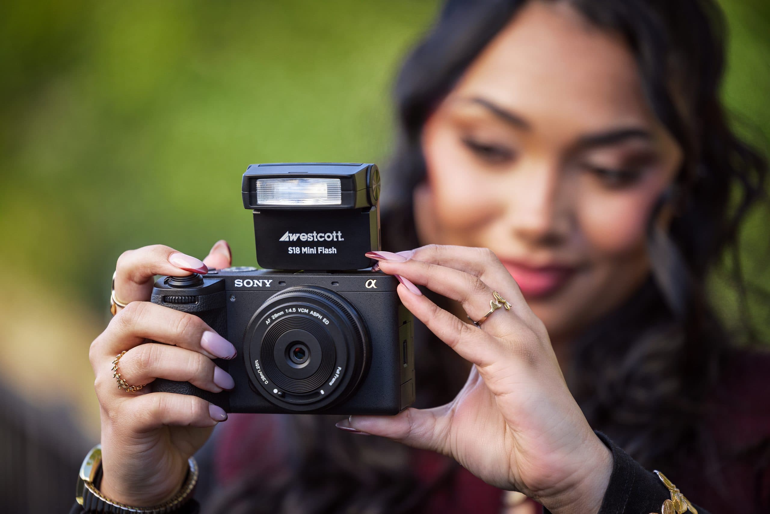 The Westcott S18 Flash Costs $40. But Why is it Special?